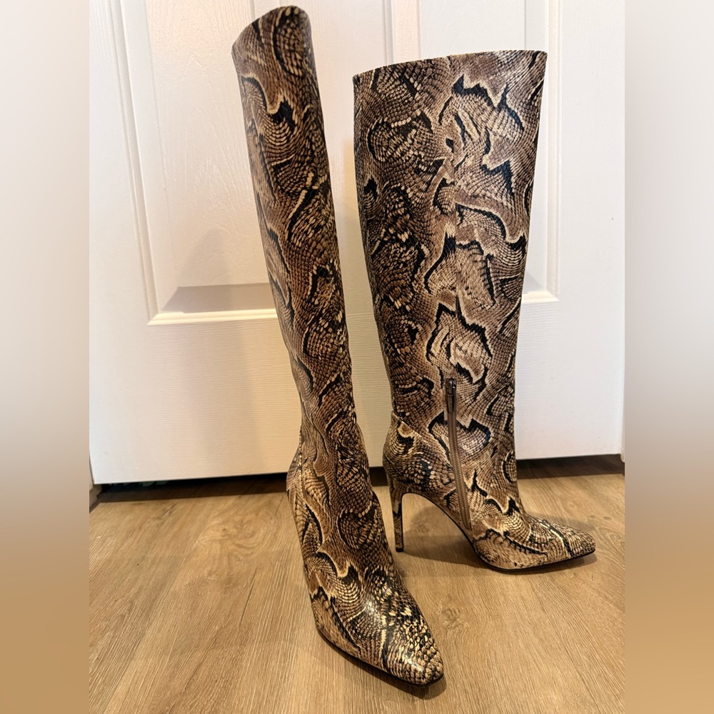 NEW Vince Camuto Fendels Snake Knee High Boots SZ 6 - Picture 2 of 7